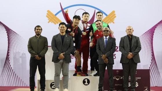 جانب من تتويج الفائزين