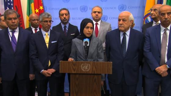 المندوب الدائم لدولة قطر لدى الأمم المتحدة خلال مشاركتها في الوقفة الإعلامية