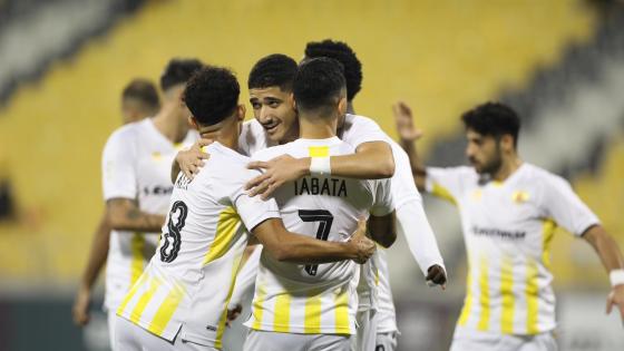 احتفال لاعبو نادي قطر