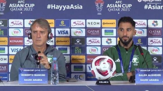 روبرتو مانشيني وصالح الشهري في المؤتمر الصحفي