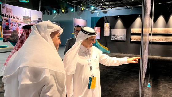 رئيس مجلس إدارة غرفة قطر خلال مشاركته في منتدى مكة للحلال والمعرض المصاحب