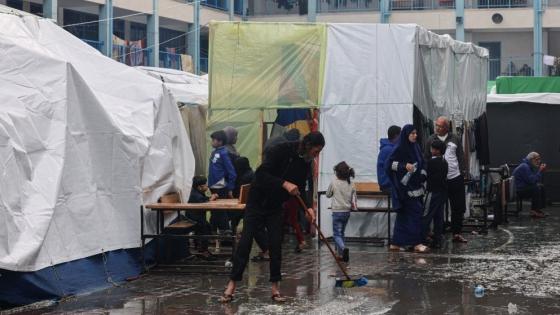 غرق عشرات مراكز الإيواء والمدارس في قطاع غزة