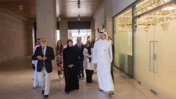 سعادة وزير الصحة العامة خلال افتتاح المركز