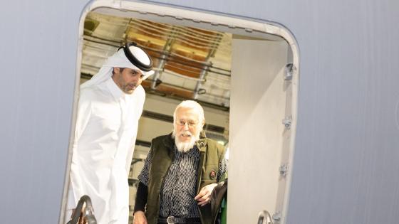 لحظة وصول المحتجز النمساوي