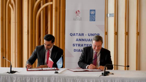 جانب من توقيع الاتفاقية