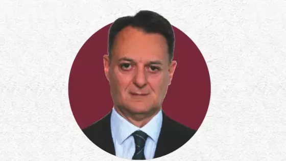 يوانيس يوانيديس سفير اليونان بالدوحة