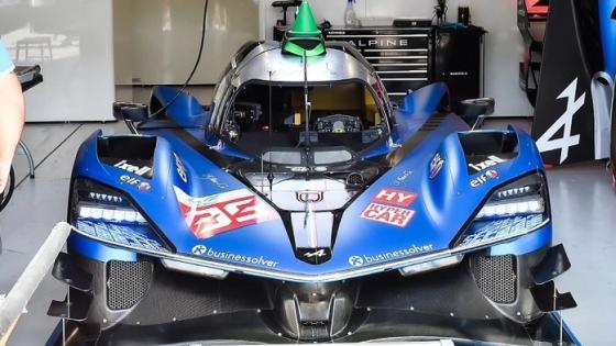 إحدى السيارات المشاركة في مهرجان لوسيل للسرعة