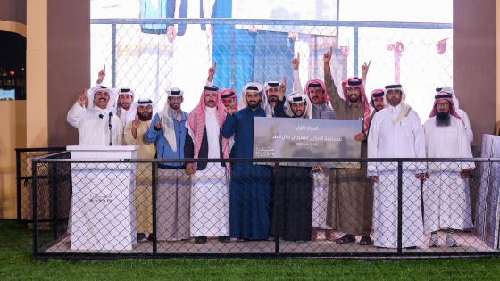 جانب من تتويج الفائزين