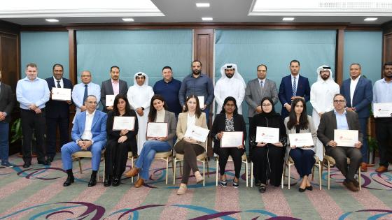 جانب من تكريم المشاركين في الدورة