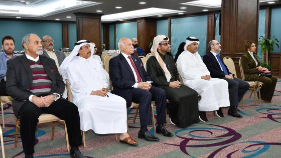 جانب من الندوة