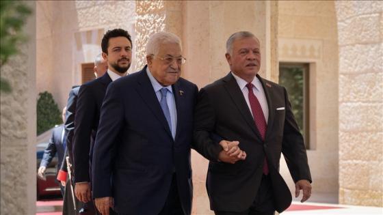 عاهل الأردن الملك عبدالله الثاني والرئيس الفلسطيني محمود عباس