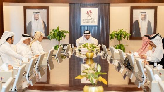 جانب من اللجنة