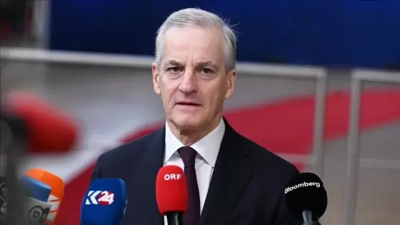 رئيس الوزراء النرويجي يوناس غار ستوره