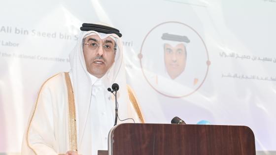 سعادة الدكتور علي بن صميخ المري وزير العمل