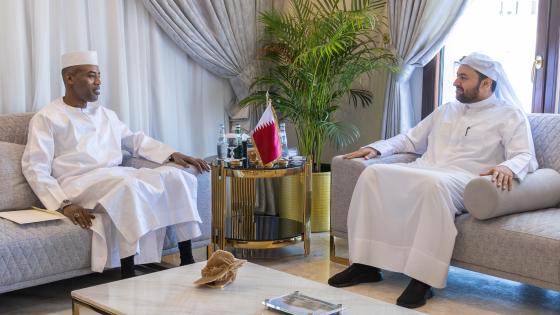 سعادة الدكتور محمد بن عبدالعزيز الخليفي وزير الدولة بوزارة الخارجية خلال تسلم الرسالة