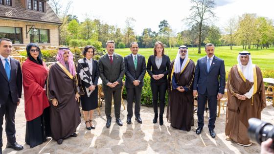 صورة جماعية علي هامش المنتدي
