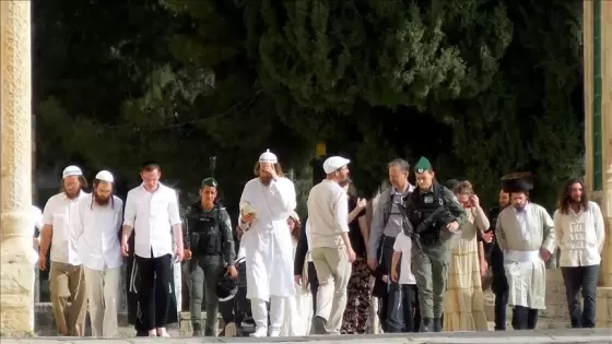 خلال اقتحام المسجد الأقصى