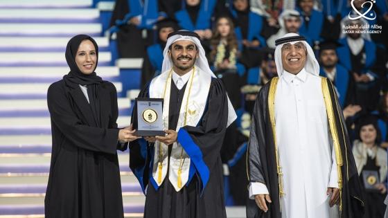 جانب من تكريم الخريجين