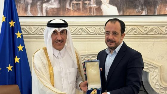 خلال منح سفير قطر وسام مكاريوس الثالث