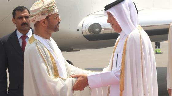 خلال استقبال وزير الخارجية العماني في مطار حمد الدولي