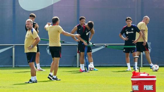 هانزي فليك في مران برشلونة