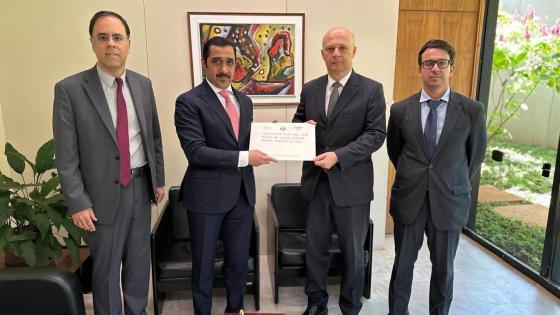 جانب من تسليم الرسالة