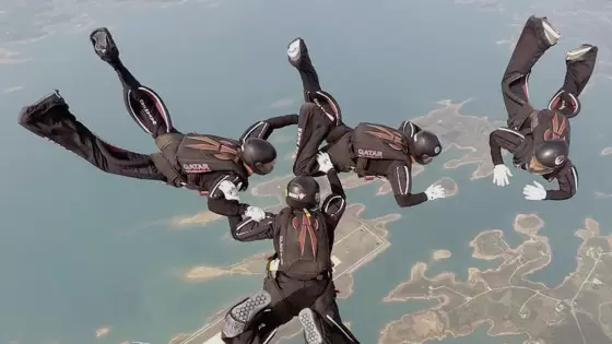 المنتخب القطري للقفز المظلي