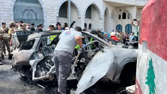 لغارة الإسرائيلية استهدفت سيارة في منطقة الفيلات بمدينة صيدا