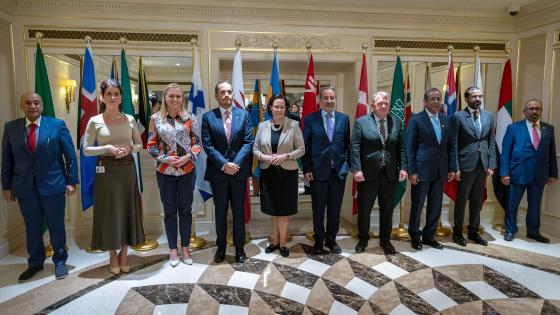 صورة جماعية على هامش الاجتماع