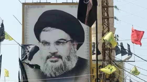 صورة لحسن نصر الله في شوارع لبنان