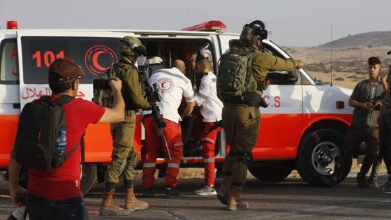 جانب من عملية نقل المصابين