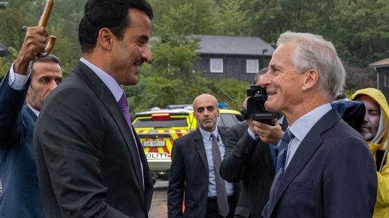 جانب من لقاء سمو الأمير مع رئيس وزراء النرويج