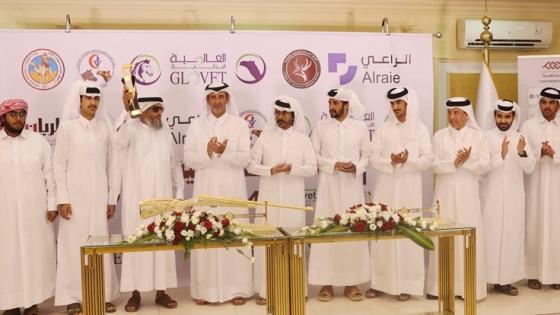 جانب من تتويج الفائزين