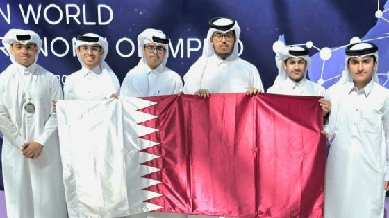 الطلاب المتوجون بالميدالية الفضية