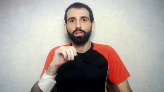 الأسير الإسرائيلي ألموج ساروسي قبل مقتله