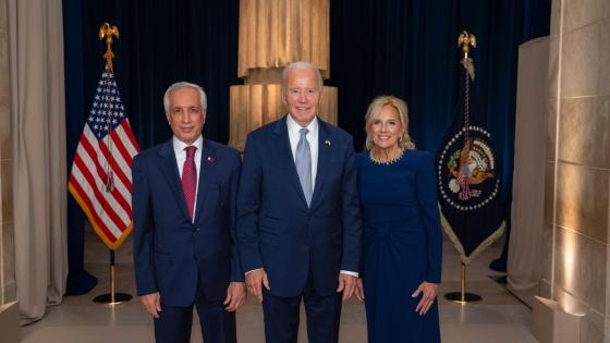 فخامة الرئيس الأمريكي خلال استقباله سعادة وزير الدولة للشؤون الخارجية