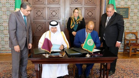 جانب من توقيع الاتفاقية