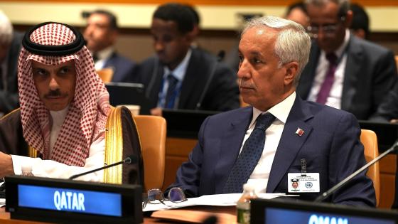 سعادة السيد سلطان بن سعد المريخي، وزير الدولة للشؤون الخارجية