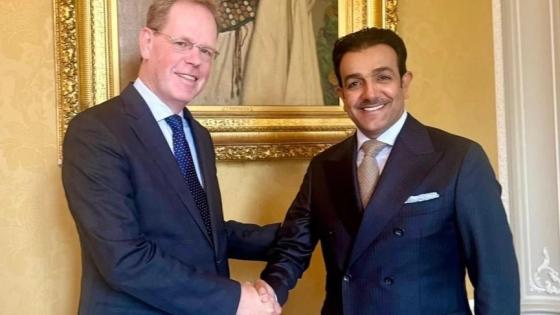 على هامش الاجتماع