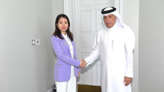 على هامش الاجتماع