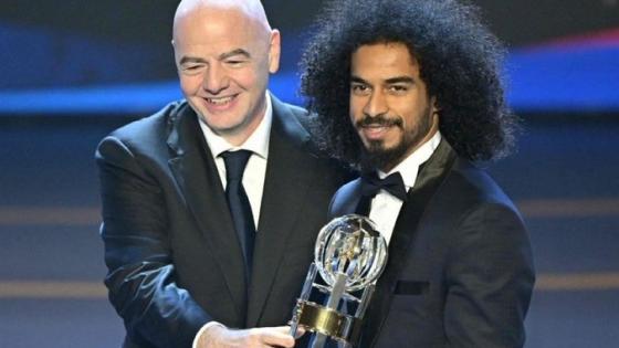 أكرم عفيف وجياني إنفانتينو رئيس الفيفا