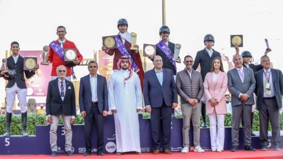 جانب من تتويج الفائزين