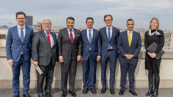 صورة جماعية على هامش الاجتماع