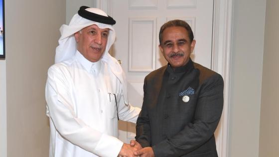 على هامش الاجتماع