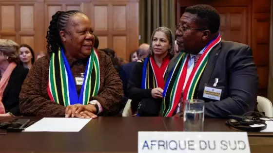 وزيرة خارجية جنوب أفريقيا