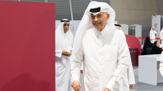 سعادة رئيس مجلس الشورى يدلي بصوته