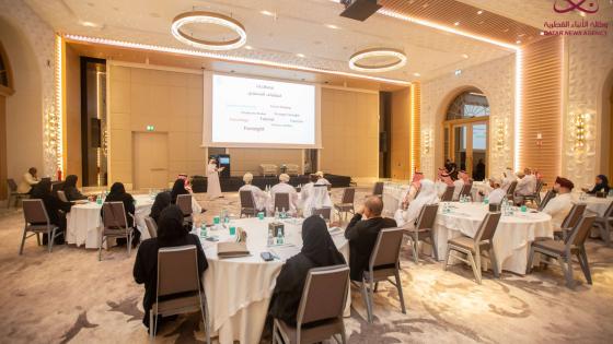 جانب من الحلقة النقاشية