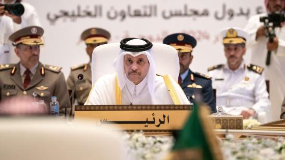 سعادة وزير الدولة لشؤون الدفاع خلال ترأسه الاجتماع