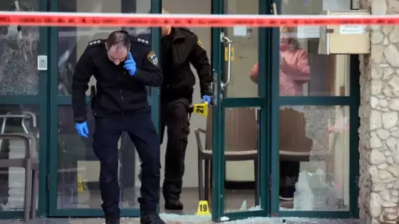 من موقع عملية الطعن في هرتسليا