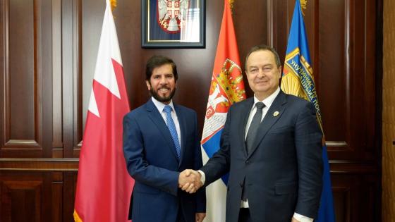 على هامش الاجتماع